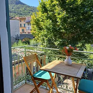  Apartment Riverside